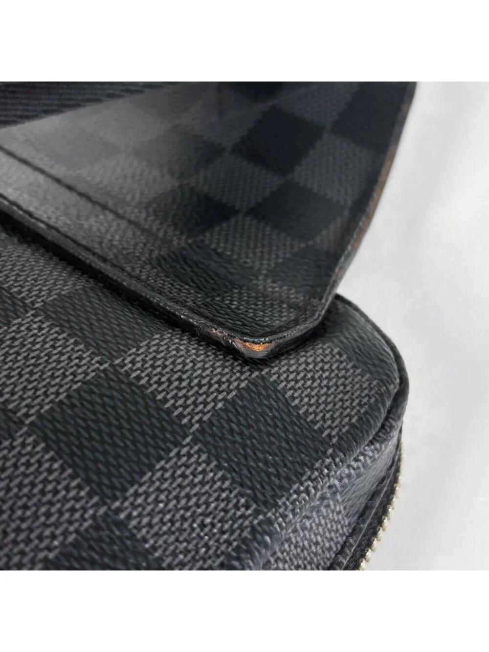 Louis Vuitton Avenue Sling Bag Damier Graphite Noir